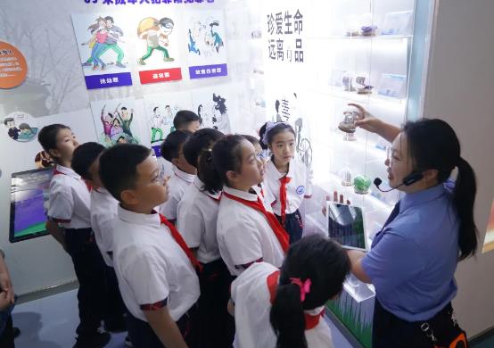 国产偷拍
与省委社会工作部联合开展“携手关爱，共护未来”检察开放日活动